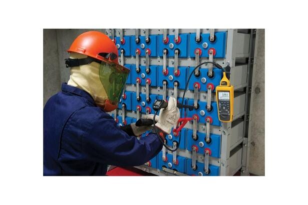 Fluke BT500 係(xi)列蓄電(dian)池內(nei)阻分(fēn)析儀